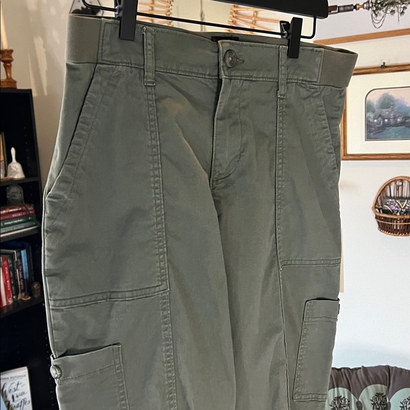 Lee Women's Ultra Lux Comfort with Flex-To-Go Utility Pant in Olive Grove-Size 8 - Picture 2 of 9